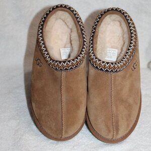 WOMENS SIZE 9 CHESTNUT COLORED  UGG SHOES